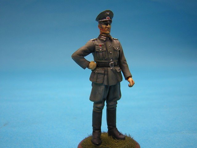 German Officer.JPG (38320 bytes)