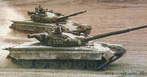 T-80B_early_RUS_02.JPG (28519 bytes)